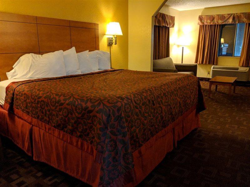 ซูเปอร์ 8 บาย วินด์แฮม แนชวิลล์ เนียร์ ดาวน์ทาวน์ / ไอ-40 Hotel ภายนอก รูปภาพ
