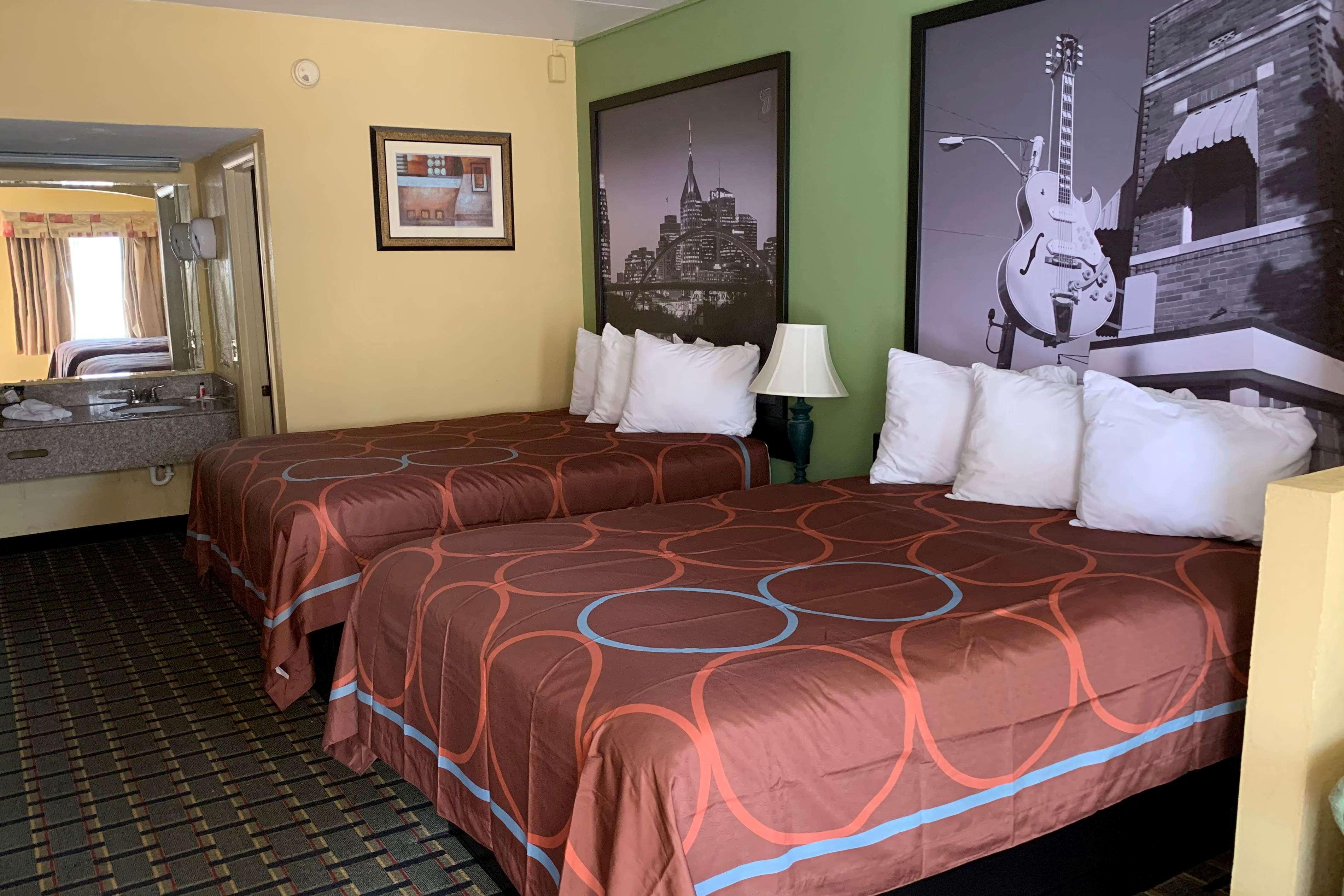 ซูเปอร์ 8 บาย วินด์แฮม แนชวิลล์ เนียร์ ดาวน์ทาวน์ / ไอ-40 Hotel ภายนอก รูปภาพ