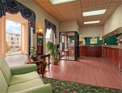 ซูเปอร์ 8 บาย วินด์แฮม แนชวิลล์ เนียร์ ดาวน์ทาวน์ / ไอ-40 Hotel ภายนอก รูปภาพ